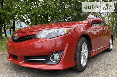 Седан Toyota Camry 2012 в 