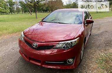 Седан Toyota Camry 2012 в 