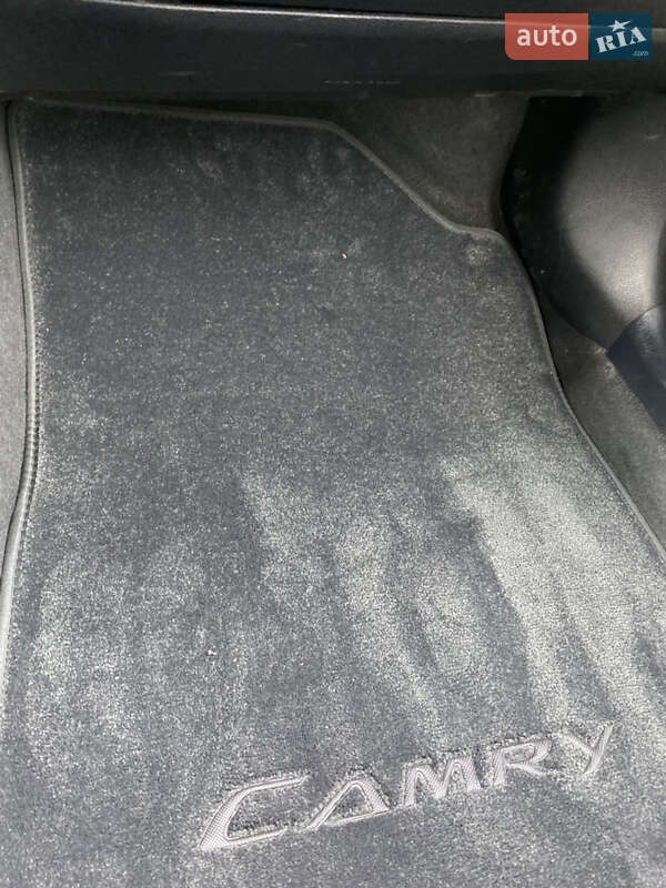 Седан Toyota Camry 2014 в Черкасах