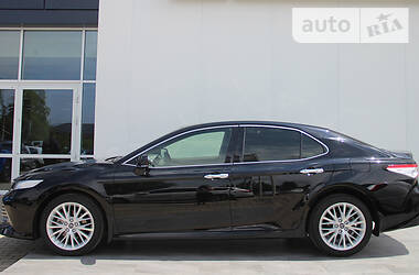 Седан Toyota Camry 2017 в 