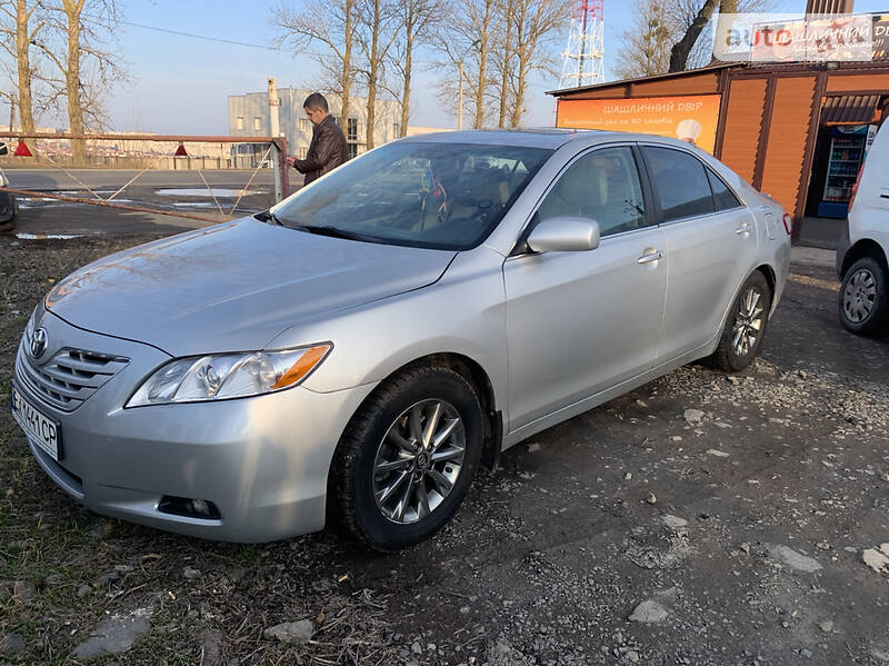 Седан Toyota Camry 2007 в Хмельницком