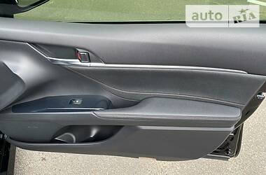 Седан Toyota Camry 2017 в 