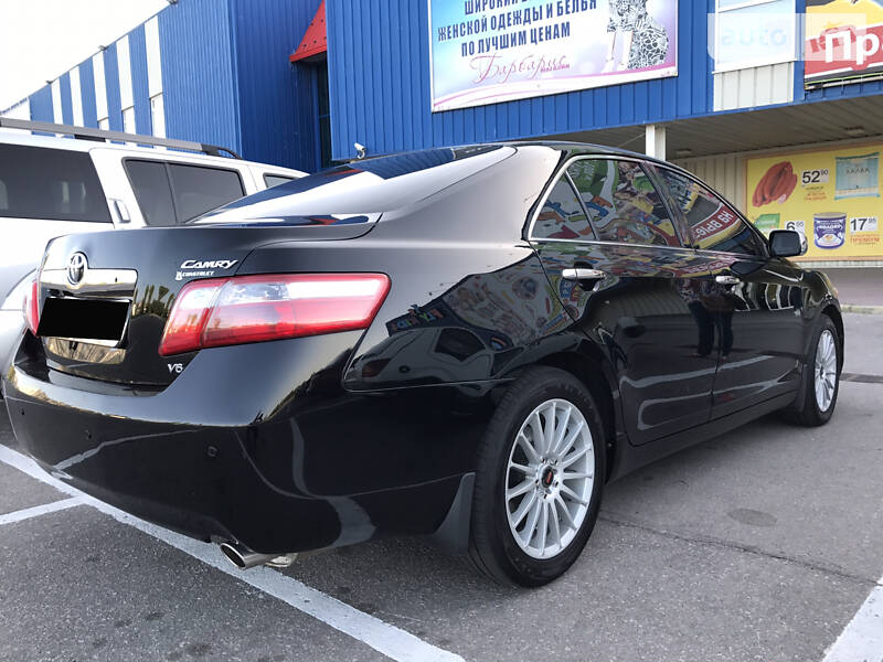 Седан Toyota Camry 2009 в 