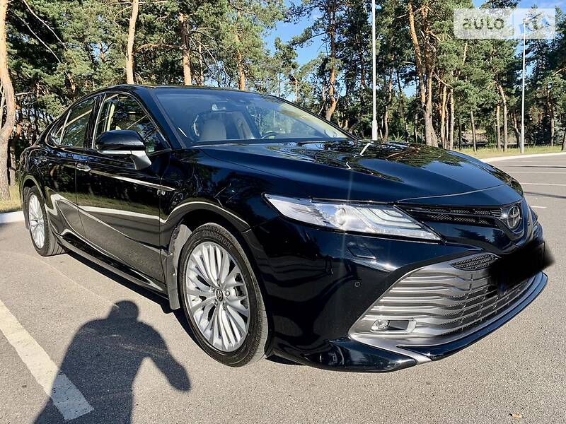 Седан Toyota Camry 2018 в Києві