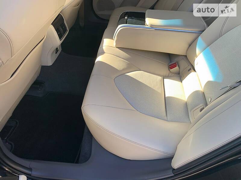 Седан Toyota Camry 2018 в Києві