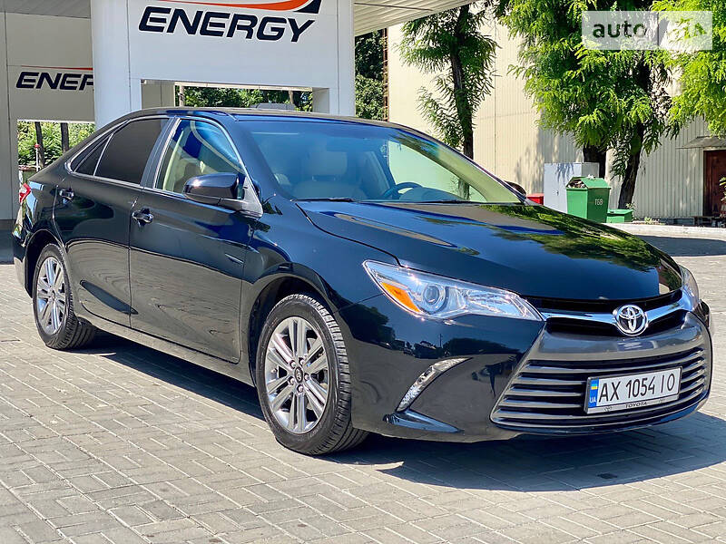 Седан Toyota Camry 2015 в Дніпрі