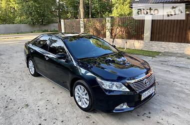 Седан Toyota Camry 2013 в 