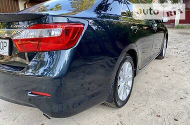 Седан Toyota Camry 2013 в 