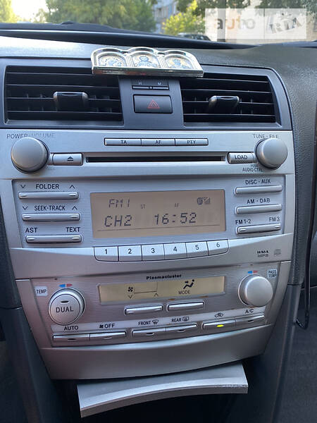 Седан Toyota Camry 2010 в Конотопі