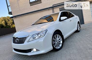 Седан Toyota Camry 2011 в Днепре