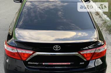 Седан Toyota Camry 2016 в Киеве