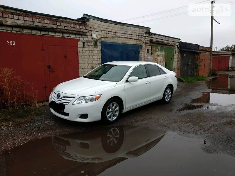 Седан Toyota Camry 2011 в Чернігові