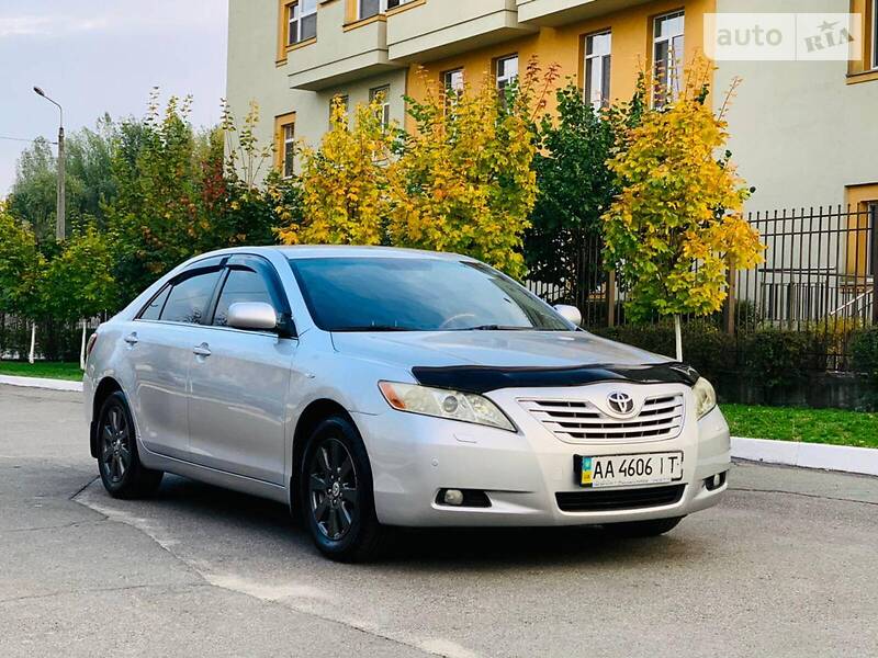 Седан Toyota Camry 2008 в Киеве