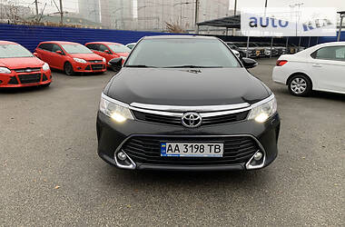 Седан Toyota Camry 2017 в Киеве