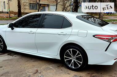 Седан Toyota Camry 2018 в Херсоне