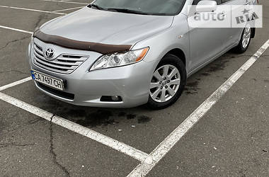 Седан Toyota Camry 2006 в Киеве