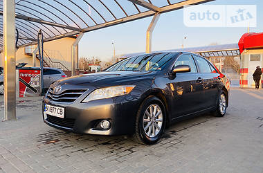 Седан Toyota Camry 2011 в Киеве