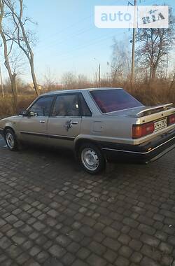 Седан Toyota Camry 1985 в Луцке