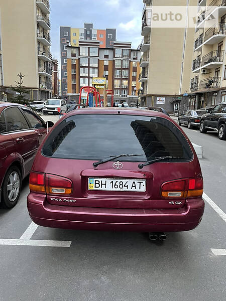 Універсал Toyota Camry 1994 в Києві
