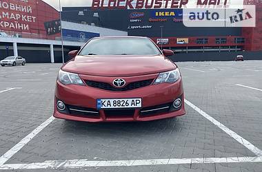 Седан Toyota Camry 2013 в Киеве