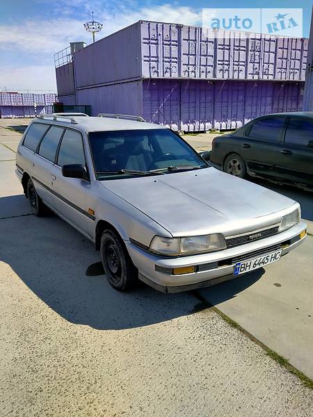 Универсал Toyota Camry 1989 в Одессе