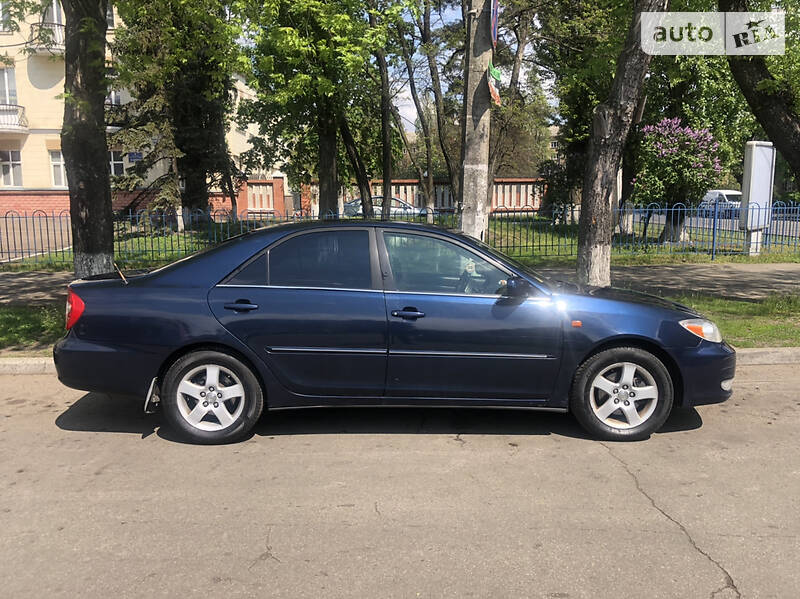 Седан Toyota Camry 2002 в Києві