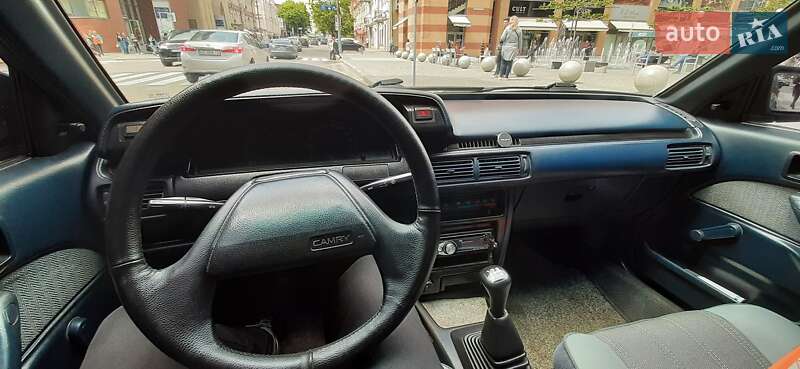 Седан Toyota Camry 1988 в Шостке