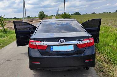 Седан Toyota Camry 2012 в Киеве