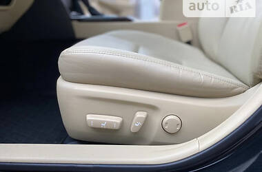 Седан Toyota Camry 2015 в Хусте