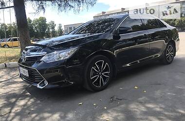 Седан Toyota Camry 2017 в Харкові