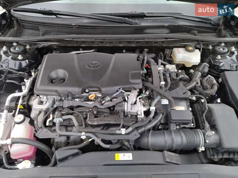 Седан Toyota Camry 2018 в Виннице