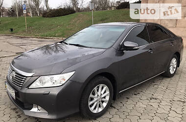 Седан Toyota Camry 2013 в Херсоне