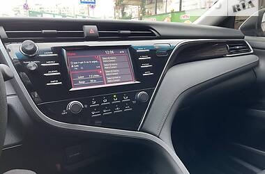 Седан Toyota Camry 2018 в 