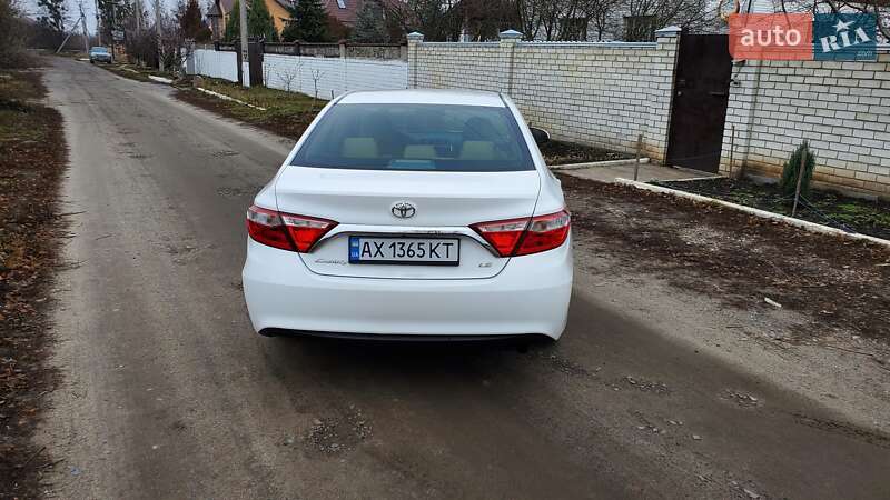 Седан Toyota Camry 2015 в Умани