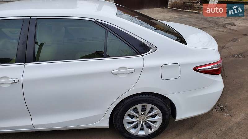 Седан Toyota Camry 2015 в Умани