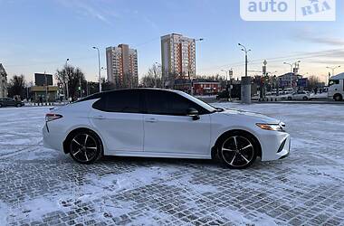 Седан Toyota Camry 2018 в Харькове