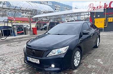 Седан Toyota Camry 2013 в Днепре