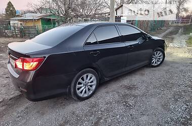 Седан Toyota Camry 2013 в Днепре