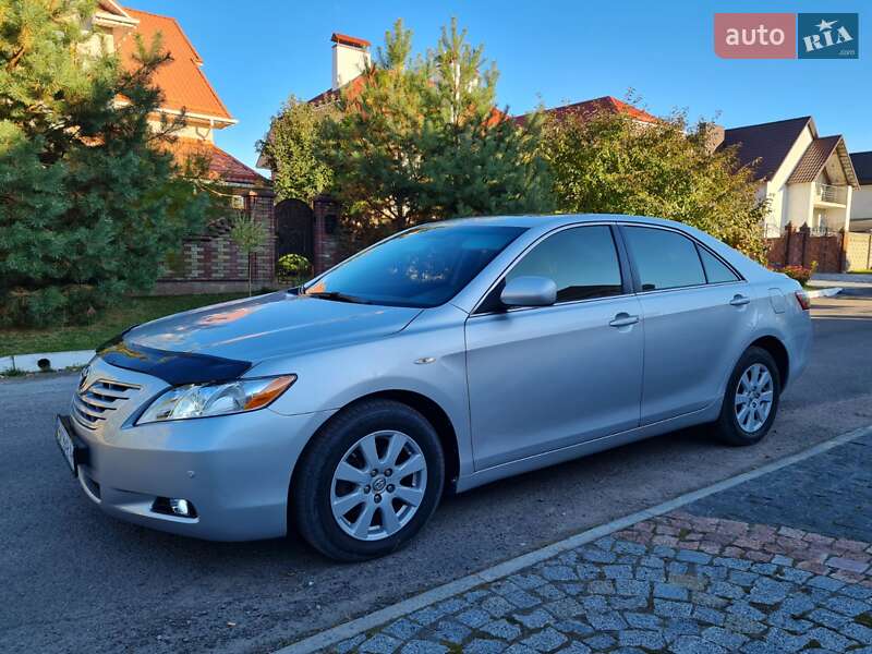 Седан Toyota Camry 2008 в Рівному