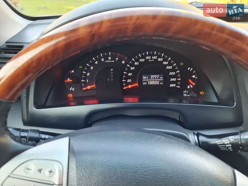 Седан Toyota Camry 2008 в Рівному