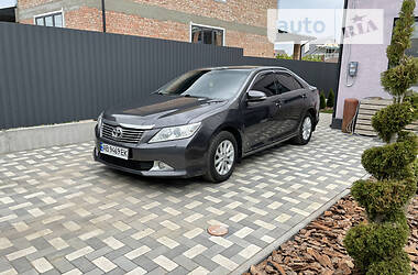 Седан Toyota Camry 2011 в Виннице