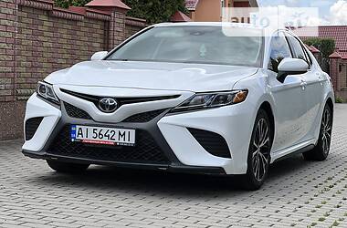 Седан Toyota Camry 2019 в Дубні