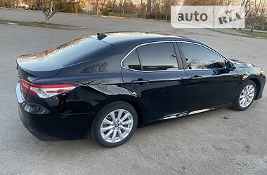 Седан Toyota Camry 2019 в Днепре