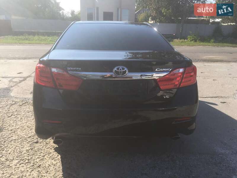 Седан Toyota Camry 2011 в Днепре