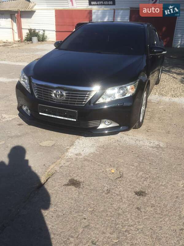 Седан Toyota Camry 2011 в Днепре