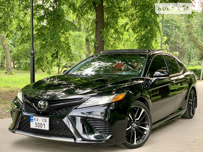 Седан Toyota Camry 2019 в 