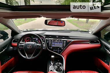 Седан Toyota Camry 2019 в 