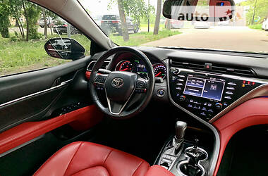 Седан Toyota Camry 2019 в 