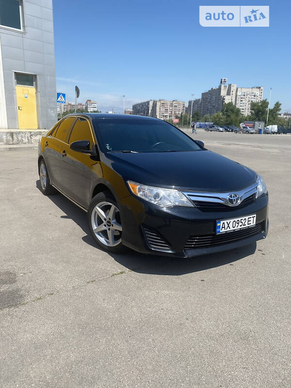 Седан Toyota Camry 2013 в Запорожье