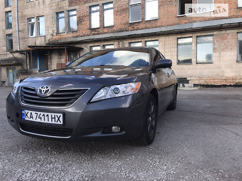 Седан Toyota Camry 2007 в Киеве